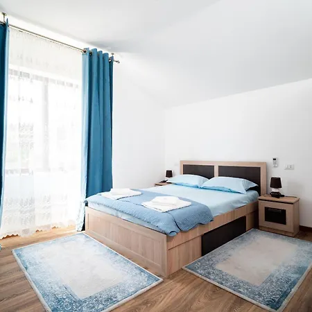 Gazde/Camere de închiriat Casa Amina *